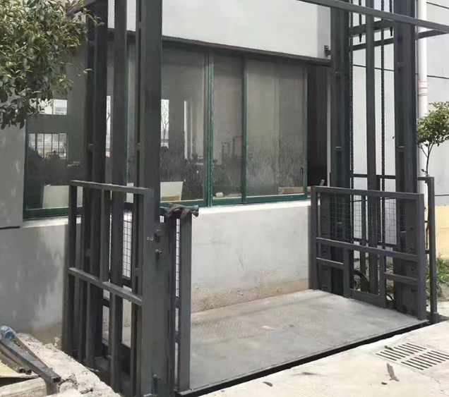 云浮导轨式施工升降机助力民生工程提速增效